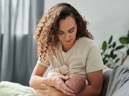 Returning to Work While Breastfeeding: A Practical Guide for Working Mothers
